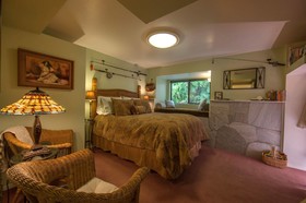 Hillside House Bed & Breakfast