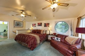 Hillside House Bed & Breakfast
