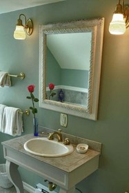 Tucker House Inn & Harrison House Suites