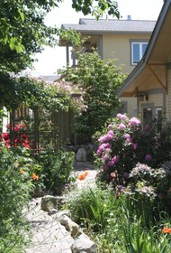 Tucker House Inn & Harrison House Suites