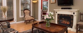 Tucker House Inn & Harrison House Suites