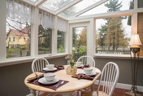 Tucker House Inn & Harrison House Suites
