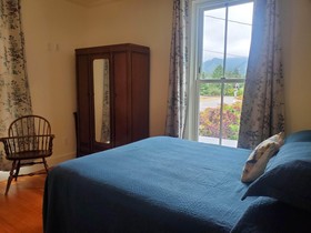 Bush House Inn