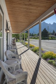 Bush House Inn