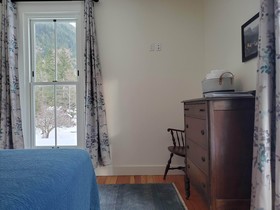 Bush House Inn