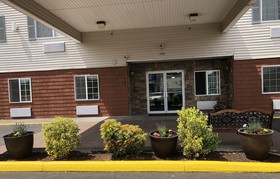 GuestHouse Inn & Suites Kelso/Longview