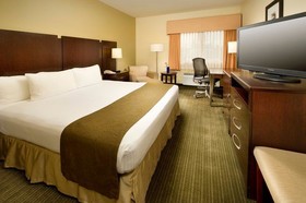 Best Western Plus Plaza By The Green