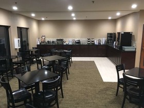 Best Western Plus Plaza By The Green