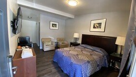 Golden Kent Motel