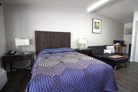Golden Kent Motel