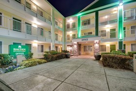 HomeTowne Studios Seattle - Kent/Des Moines