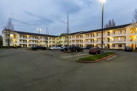 HomeTowne Studios Seattle - Kent/Des Moines