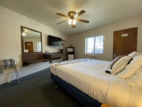 Columbia Point Resort