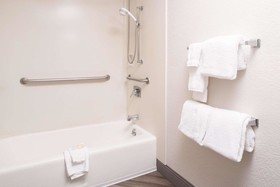 La Quinta Inn & Suites by Wyndham Seattle Bellevue/Kirkland
