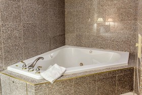 Quality Inn & Suites Lacey I-5