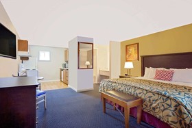 Days Inn by Wyndham Lakewood South Tacoma