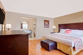 Days Inn by Wyndham Lakewood South Tacoma