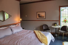 Shelburne Inn