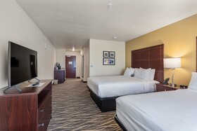 Cobblestone Hotel And Suites