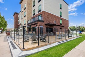 Cobblestone Hotel And Suites