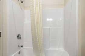 Cobblestone Hotel And Suites