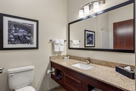 Cobblestone Hotel And Suites