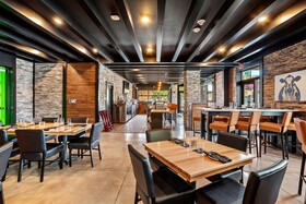 Cobblestone Hotel And Suites