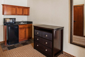 Comfort Suites