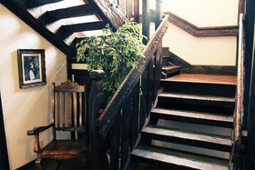 Auld Holland Inn