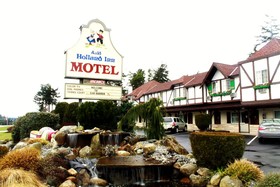Auld Holland Inn