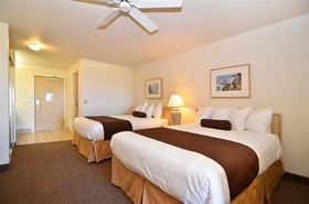 Lighthouse Suites Inn