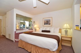 Lighthouse Suites Inn