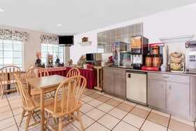 Days Inn by Wyndham Ocean Shores