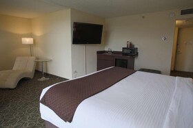 Red Lion Inn & Suites Olympia, Governor Hotel