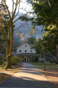 Lake Crescent Lodge