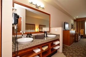 Best Western Plus Peppertree Inn At Omak