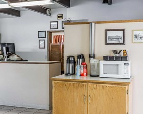 Rodeway Inn & Suites
