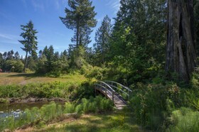 A Hidden Haven & Water Garden Cottages