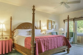 Sea Cliff Gardens Bed & Breakfast