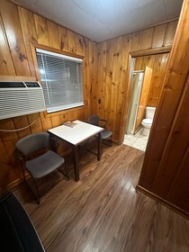 Country Cabin Motel