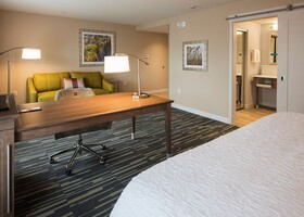 Hampton Inn & Suites Seattle/Redmond