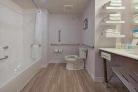 Hampton Inn & Suites Seattle/Redmond