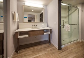 Hampton Inn & Suites Seattle/Redmond