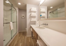 Hampton Inn & Suites Seattle/Redmond