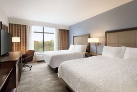 Hampton Inn & Suites Seattle Renton