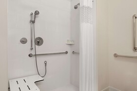 Hampton Inn & Suites Seattle Renton
