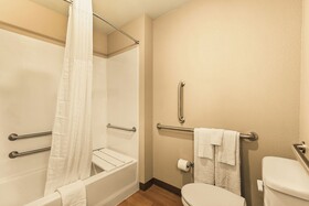 LivAway Suites Seattle - Renton, WA