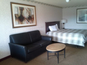 Richland Inn & Suites