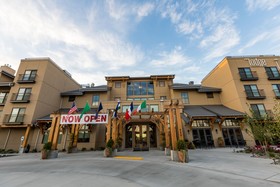 The Lodge At Columbia Point