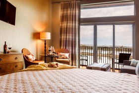 The Lodge At Columbia Point